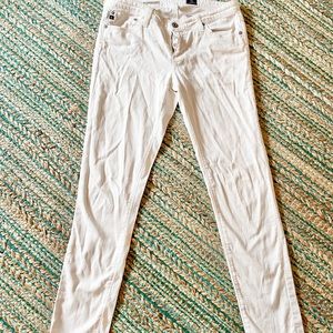 AG Jeans Super Skinny Legging Ankle Jean. White/white dots. Size 28R